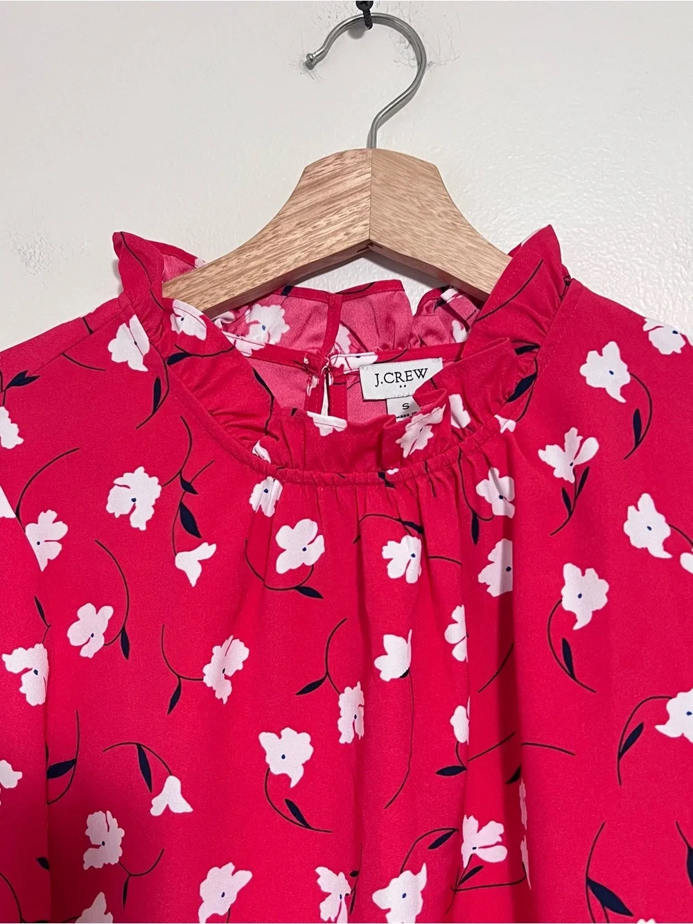 J.Crew Floral Ruffle Neck Long Sleeve Blouse Red White Size Small Classic Office